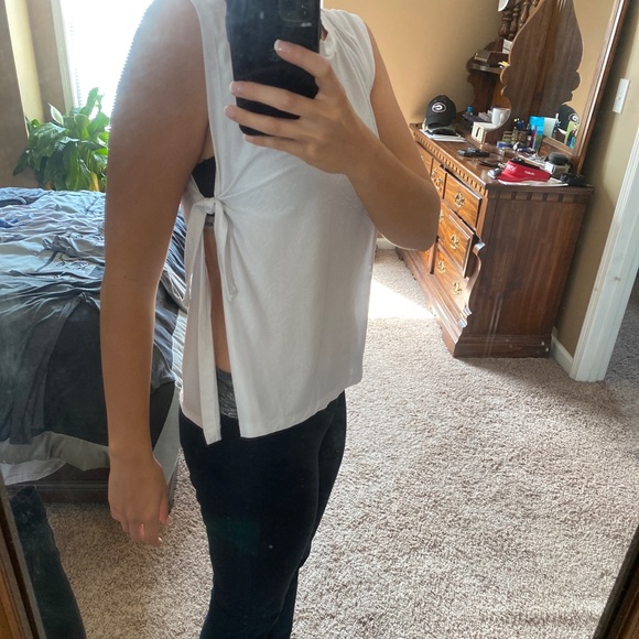 Fabletics work out tank top - Picture 5 of 6